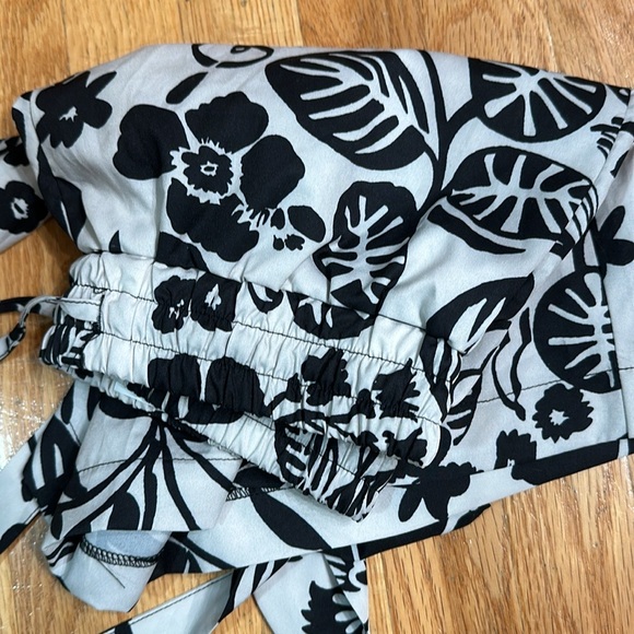 Cute two piece set, never worn - Picture 3 of 3